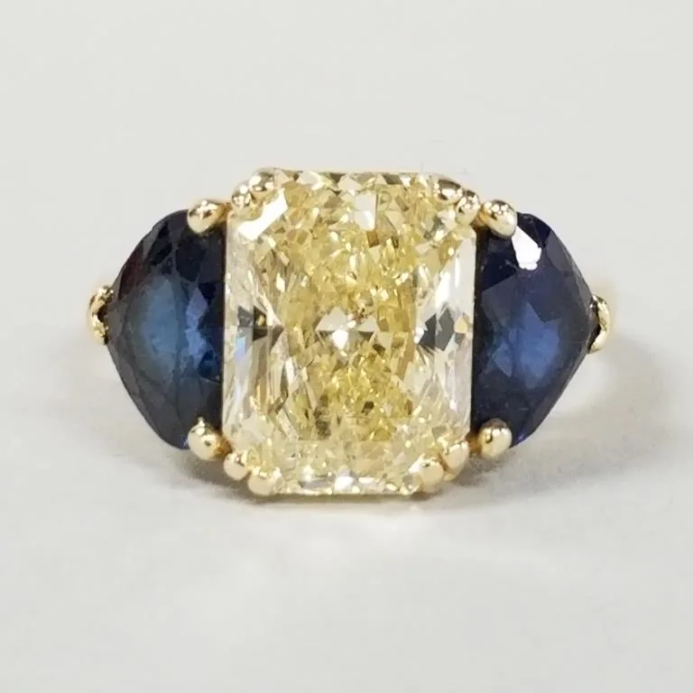 4.5 ct natural yellow diamond and 18K gold ring